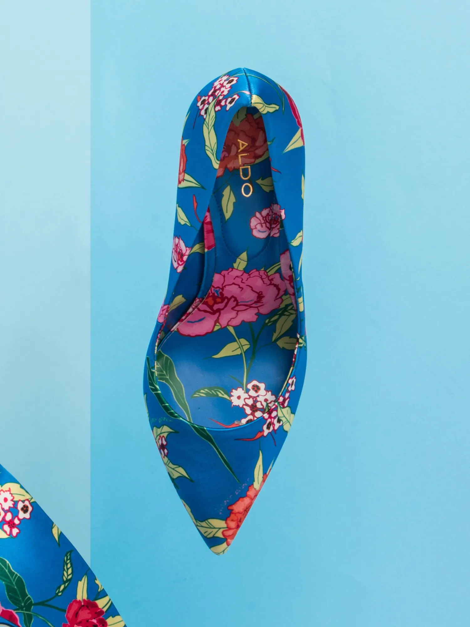 POINTED-TOE FLORAL PUMP image 3