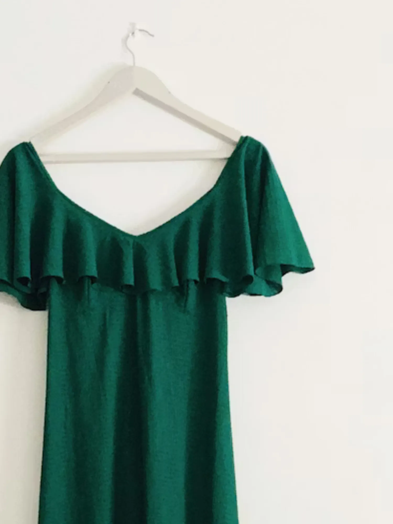 EMERALD FLUTTER MAXI DRESS