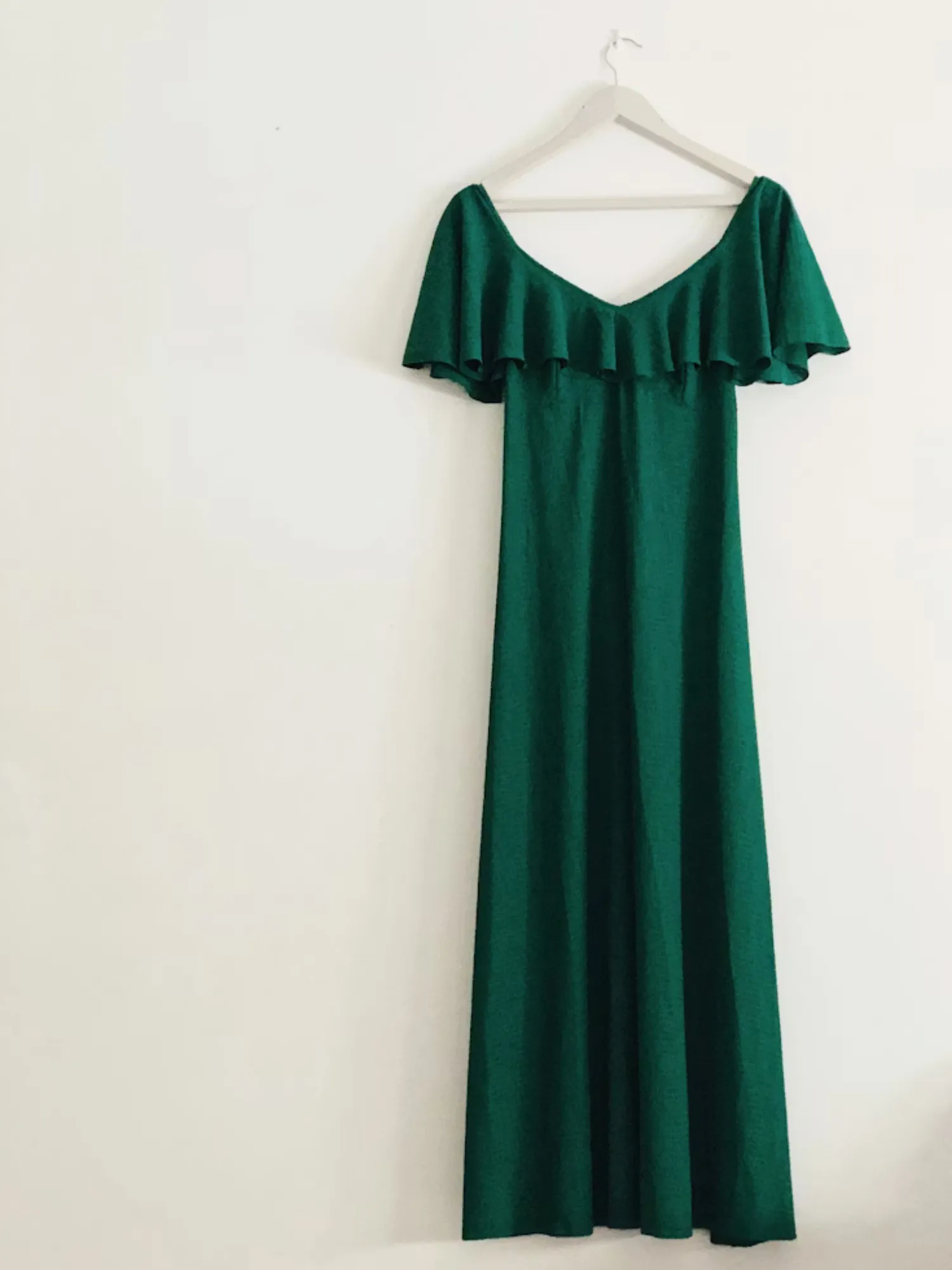 EMERALD FLUTTER MAXI DRESS